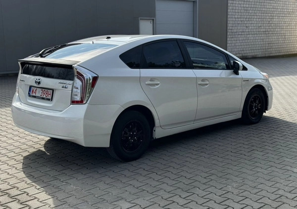 Toyota Prius cena 49999 przebieg: 147000, rok produkcji 2015 z Raszków małe 529